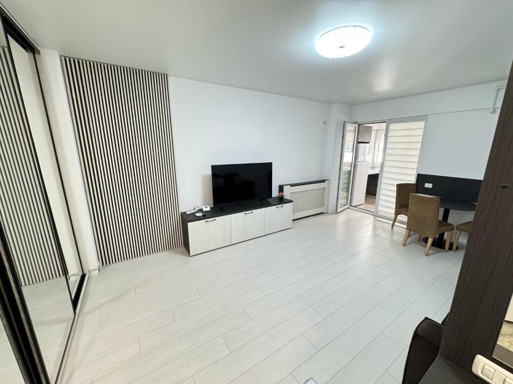 Luxury Glam Apartments Central Adress Bucuresti With Parking ภายนอก รูปภาพ